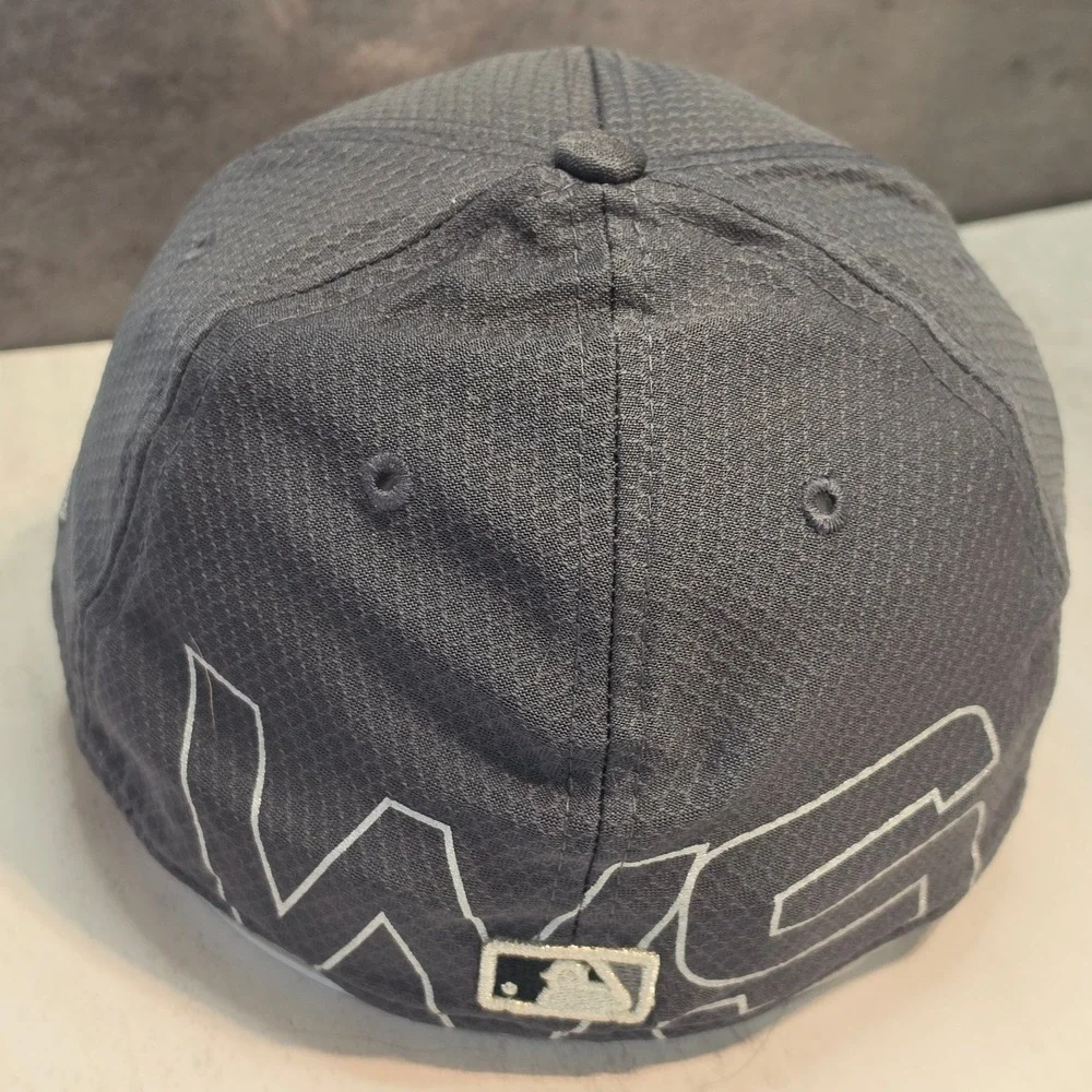 New Era Boston Red Sox 2018 World Series Champs 39THIRTY Gray Stretch Fit Hat